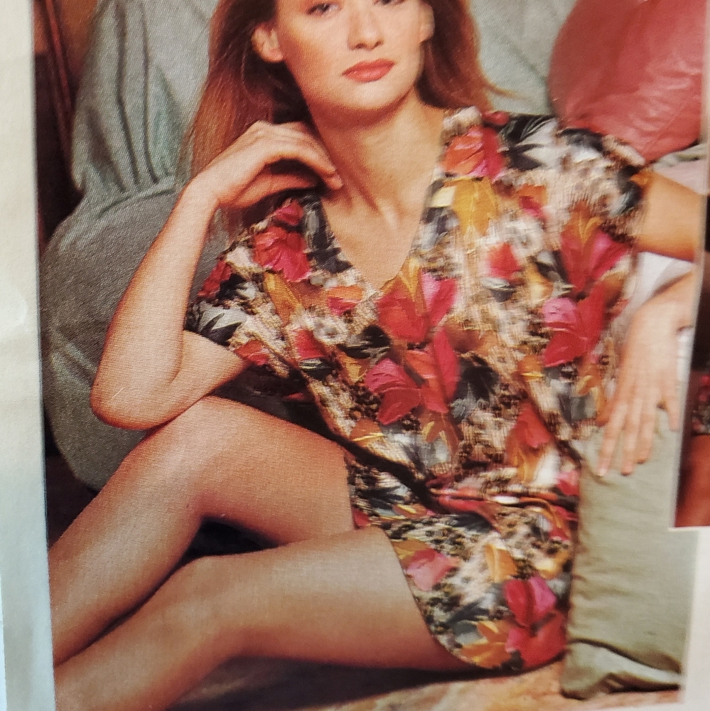 Undercover Wear's Paradise print Shirt style, soft fabric, one size NEW - Picture 2 of 4